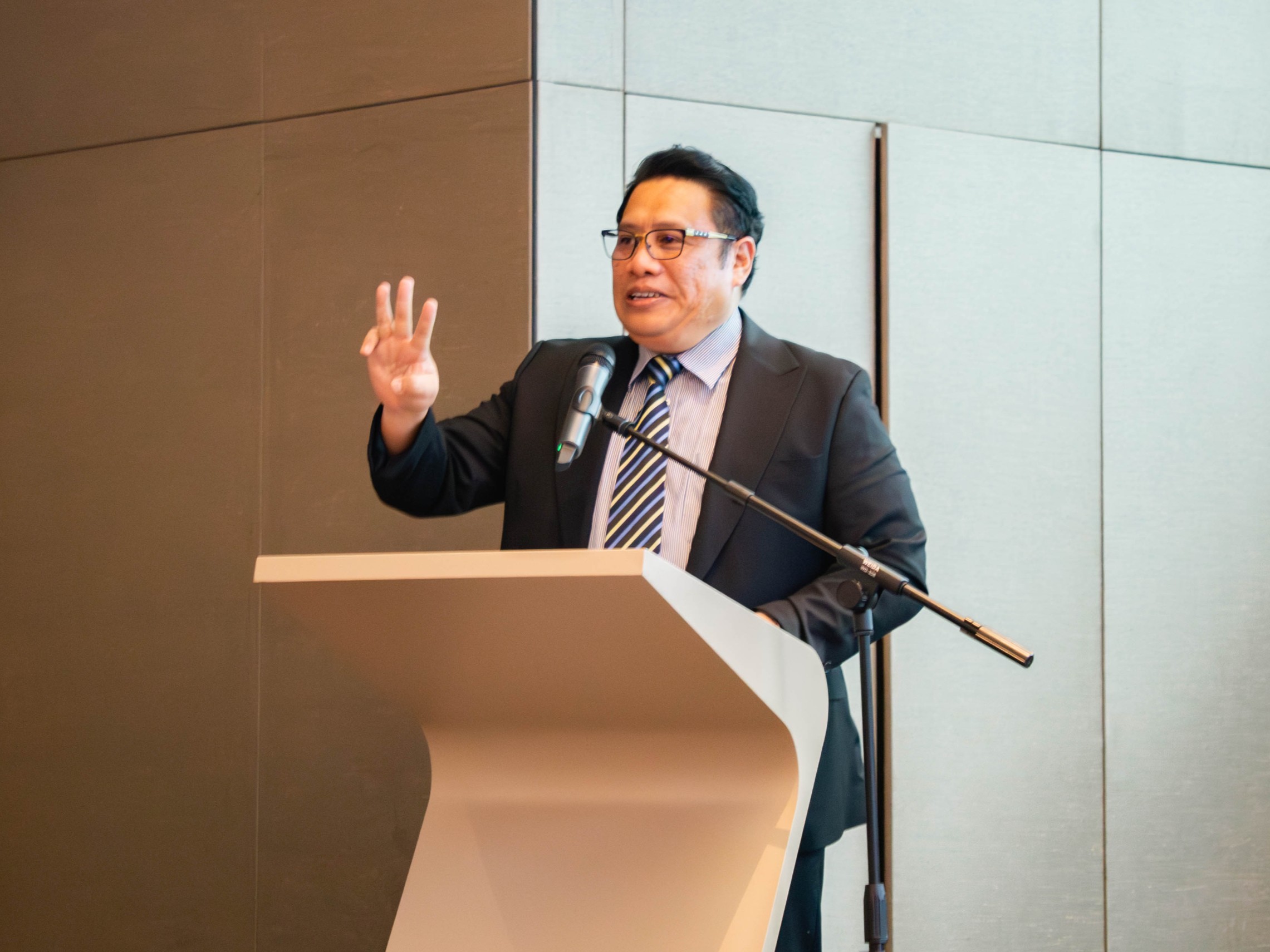 Razi Pahlavi Abdul Aziz